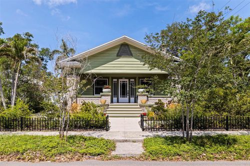 1260 10th St N, ST PETERSBURG, FL, 33705-1004 | Card Image