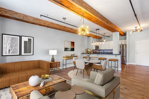 2d-75 Eagle Street, Providence, RI, 02909 | Card Image