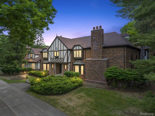 4670 Cove Rd, West Bloomfield, MI, 48323-3602 | Card Image