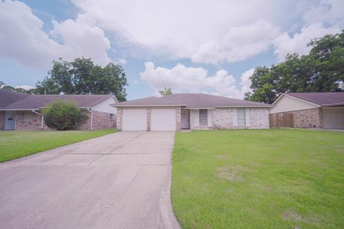 9811 Mango St, Houston, TX, 77075-4001 | Card Image