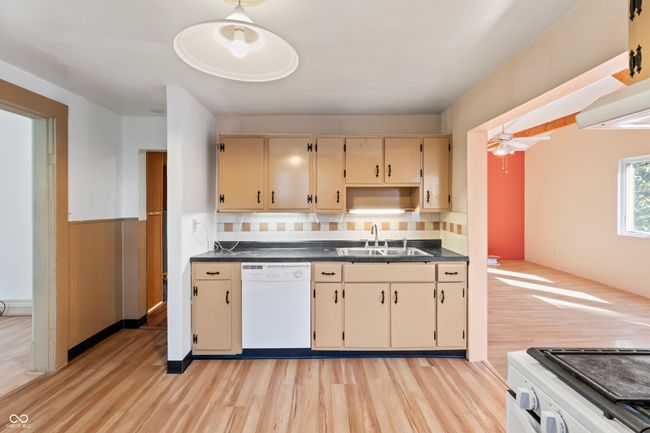 Kitchen | Image 28