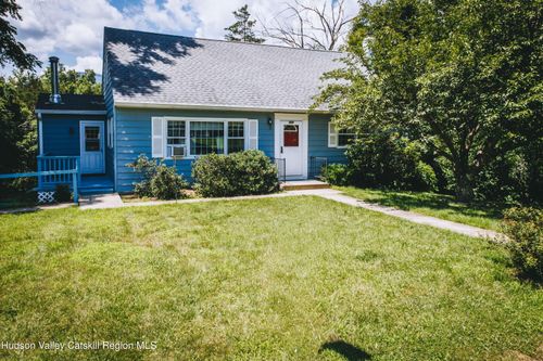 320 Pine St, Saugerties, NY, 12477-3522 | Card Image