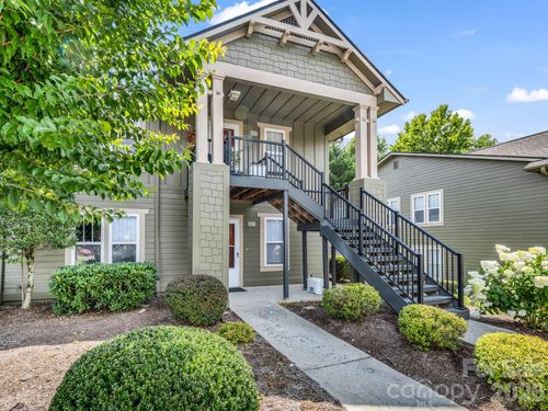1706 Deermouse Way, Hendersonville, NC, 28792-7404 | Card Image
