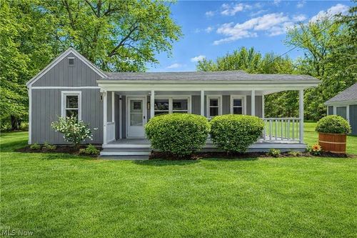 8564 Cedar Rd, Chesterland, OH, 44026-3518 | Card Image
