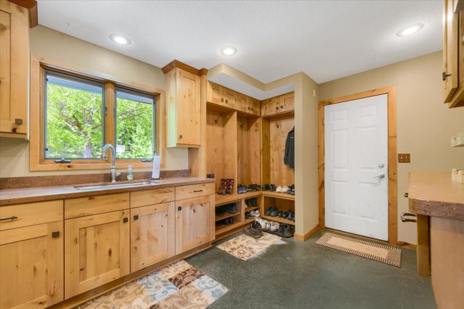 Mud Room | Image 14