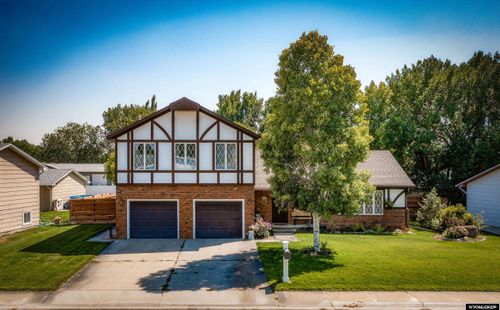 1824 Circle Rd, Worland, WY, 82401-2508 | Card Image