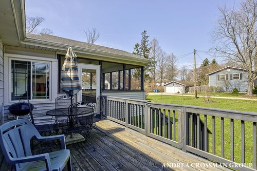 658 Allegan St, Saugatuck, MI, 49453-9719 | Card Image