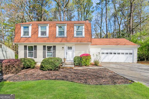 125 N Pond Way, Roswell, GA, 30076-2923 | Card Image