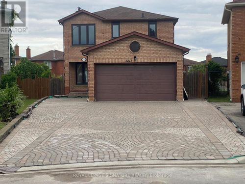 lower-3271 Pilcom Cres, Mississauga, ON, L5B3X5 | Card Image