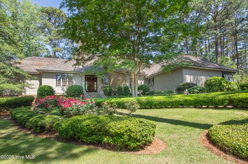 60 Woodenbridge Ln, Pinehurst, NC, 28374-8178 | Card Image