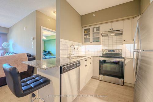 112-54 Koda St, Barrie, ON, L9J0J6 | Card Image