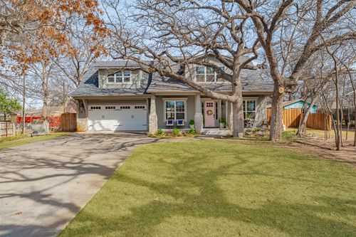 907 Cherry St, Graham, TX, 76450-3507 | Card Image