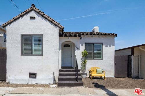 3007 Hyde Park Blvd, Los Angeles, CA, 90047 | Card Image