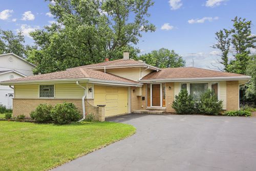 17W455 Concord Pl, Darien, IL, 60561-5105 | Card Image