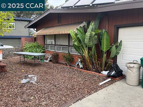 362 Summit Ct, Pinole, CA, 94564-1651 | Card Image