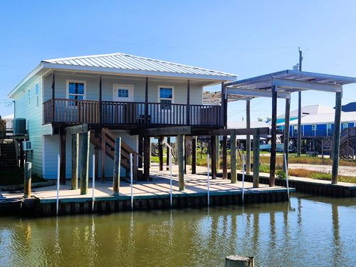 137 Memory Ln, Grand Isle, LA, 70358 | Card Image