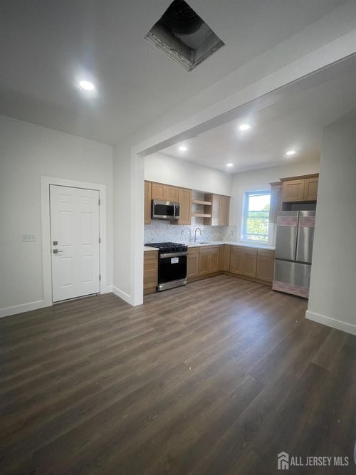 apt-2-295 Main St, South River, NJ, 08882-2069 | Card Image