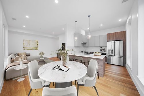 302-218 Old Colony Ave, Boston, MA, 02127-2414 | Card Image