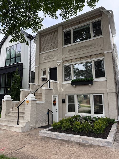 2-1928 W Barry Ave, Chicago, IL, 60657-8518 | Card Image