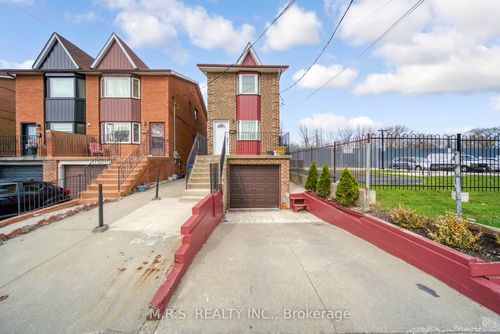 29A South Station Street, North York, ON, M9N3T8 | Card Image