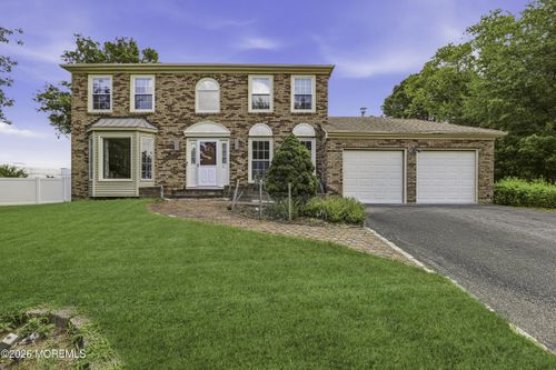 39 Driftwood Dr, Howell, NJ, 07731-2923 | Card Image