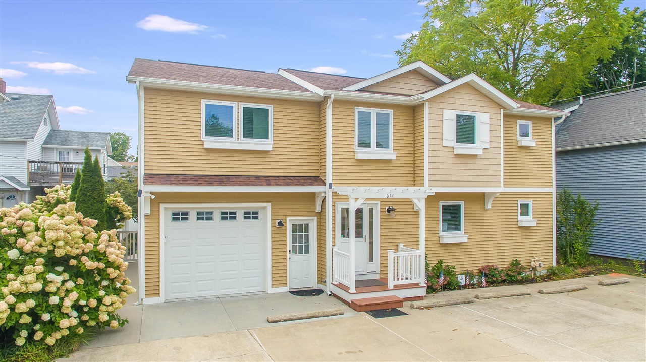 Maple St, South Haven, MI 49090