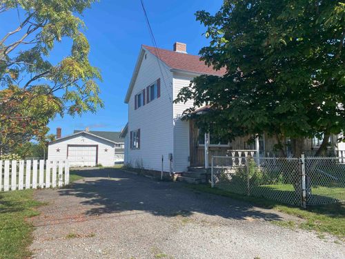 {{alt}} | Card Image