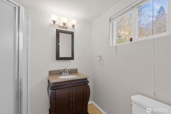 325 E State Route 4, House other with 3 bedrooms, 1 bathrooms and 1 parking in Cathlamet WA | Image 18