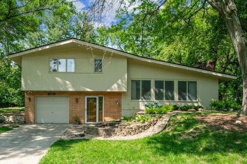 15812 Woodgate Rd N, Minnetonka, MN, 55345-4534 | Card Image