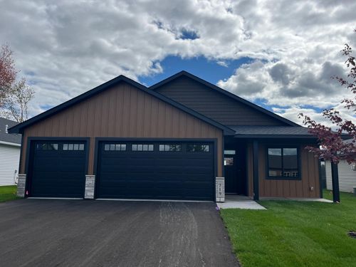 719 Margaret Ln, Isanti, MN, 55040-5556 | Card Image