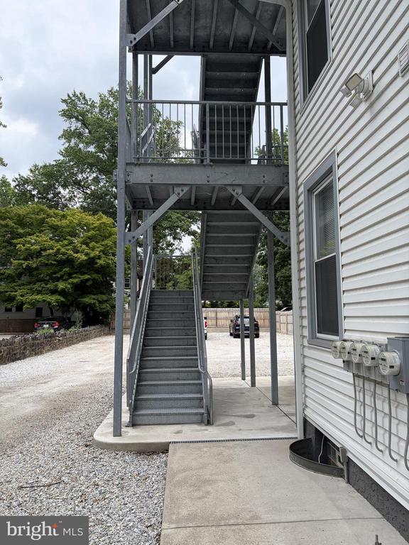 Residential Lease in LANSDOWNE 4