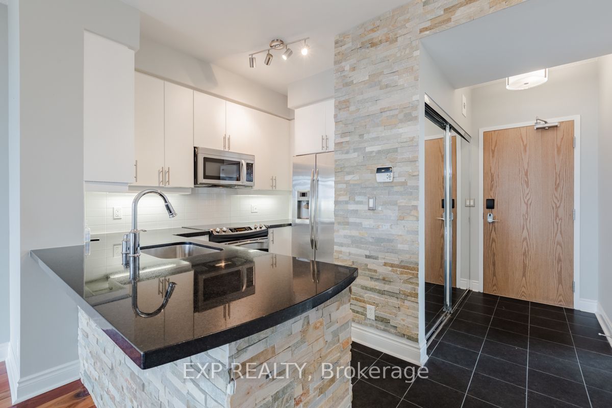Residential Lease in Toronto W01 5