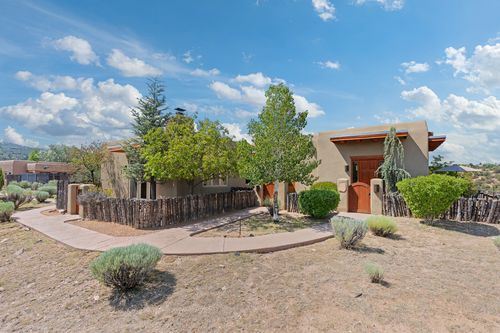 d-11 Pulitzer Trl, Santa Fe, NM, 87506-6922 | Card Image