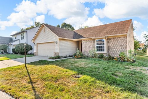 611 Pine Ridge Dr, Westfield, IN, 46074-9029 | Card Image