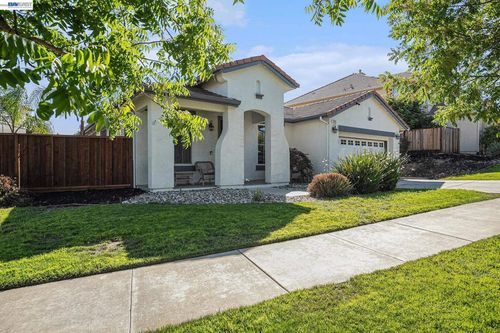 355 Pebble Beach Dr, Brentwood, CA, 94513 | Card Image