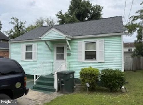 1231 W 27th St, Norfolk, VA, 23508-2409 | Card Image