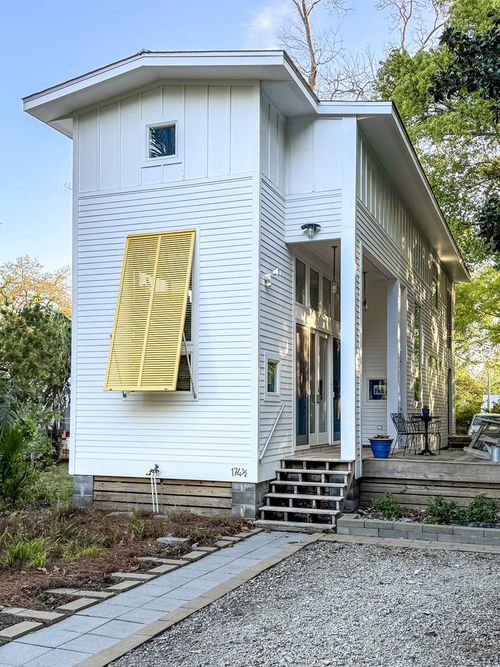 174 1/2 Dr Frederick S Humphries St, Apalachicola, FL, 32320-1469 | Card Image