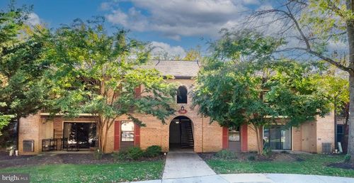 720 Washington Pl, CHESTERBROOK, PA, 19087-5870 | Card Image