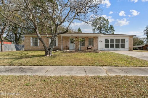 2218 Calle De Arena St, Gautier, MS, 39553-6860 | Card Image