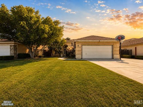 5204 Clover Mountain St, Bakersfield, CA, 93313-4503 | Card Image