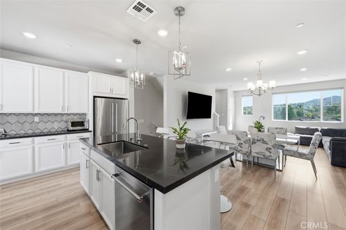 1414 Sea Ln, San Pedro, CA, 90732-6102 | Card Image