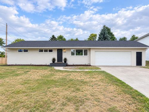 1009 8th St, Portland, ND, 58274-4208 | Card Image