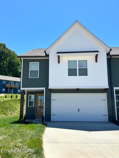 1701 Lateglow Way, Knoxville, TN, 37901 | Card Image