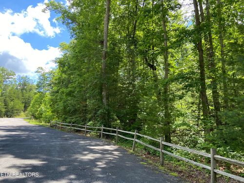 33 Long Rifle Rd, Walland, TN, 37886 | Card Image