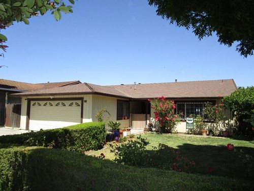 271 Carnoble Dr, Hollister, CA, 95023-3205 | Card Image
