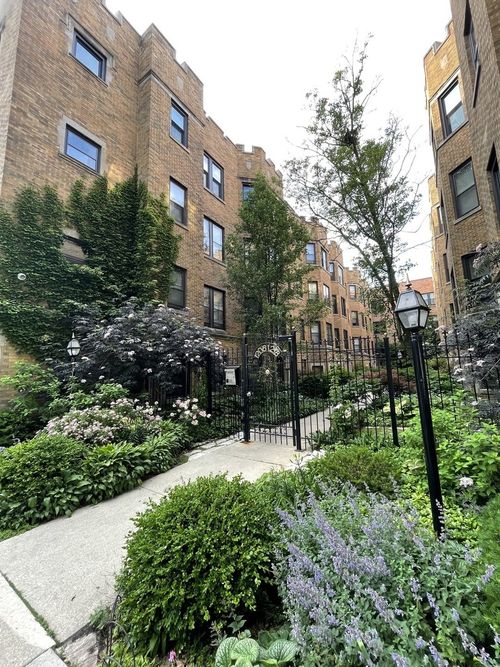 3s-1210 W Jarvis Avenue, Chicago, IL, 60626 | Card Image