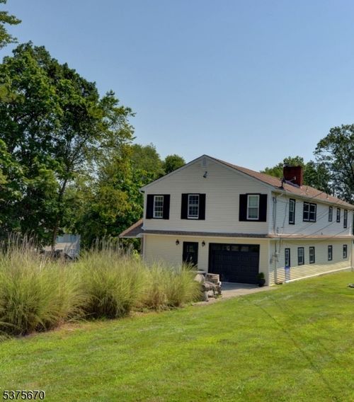 8 West Dr, Lincoln Park, NJ, 07035-1622 | Card Image