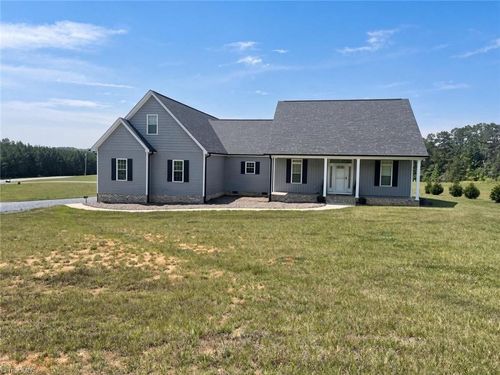 2114 Overlook Dr, Denton, NC, 27239-8417 | Card Image