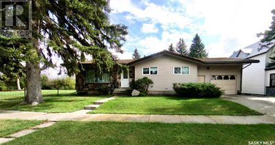 325 Mcdonald St, House other with 3 bedrooms, 3 bathrooms and null parking in Lemberg SK | Image 1