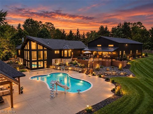 2245 Thoroughbred Dr, Wadsworth, OH, 44281-8522 | Card Image